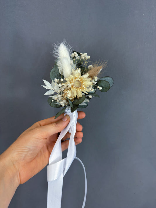 Hana wrist corsage