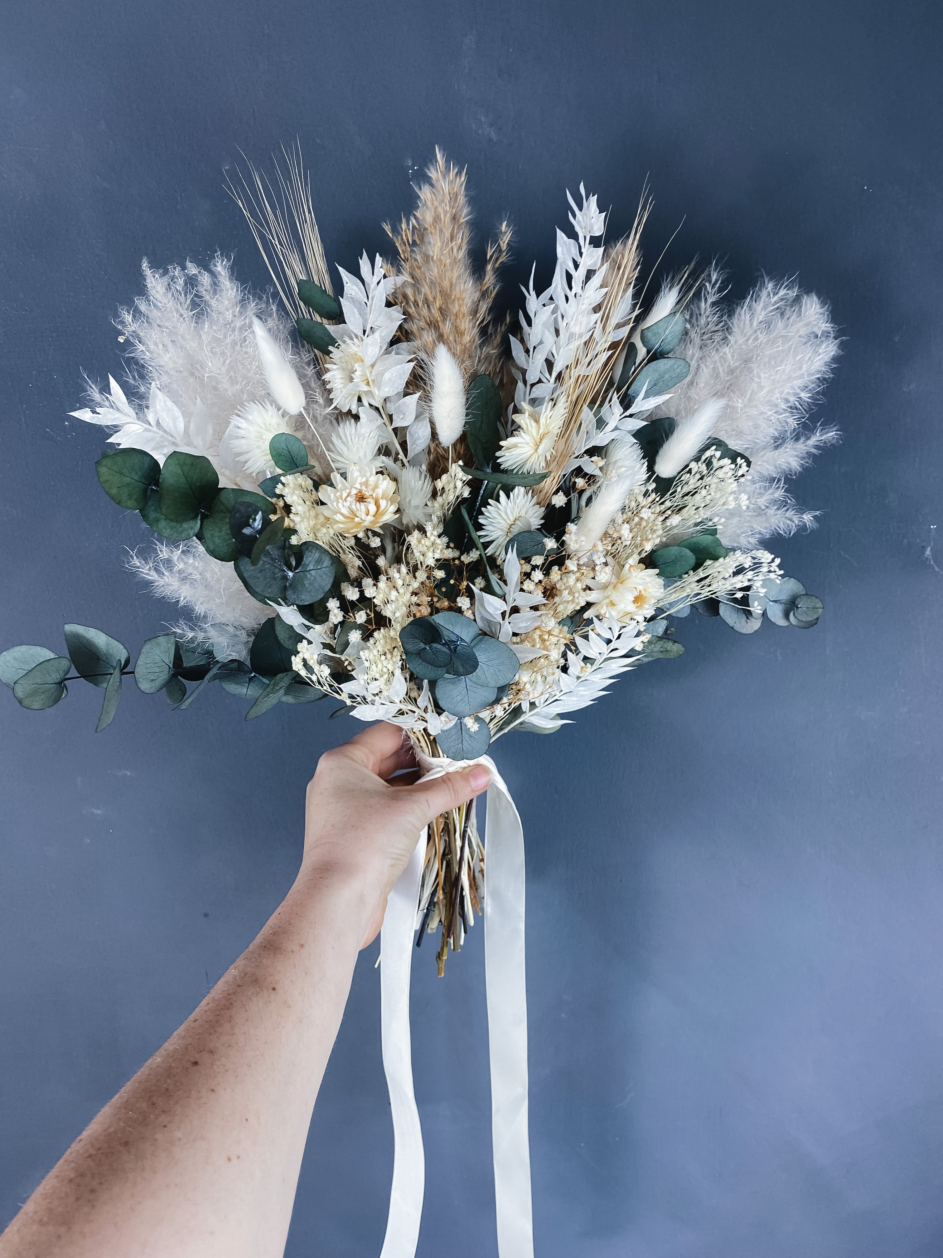 Darla dried bridal bouquet / pampas and eucalyptus / DRIED Flowers UK ...