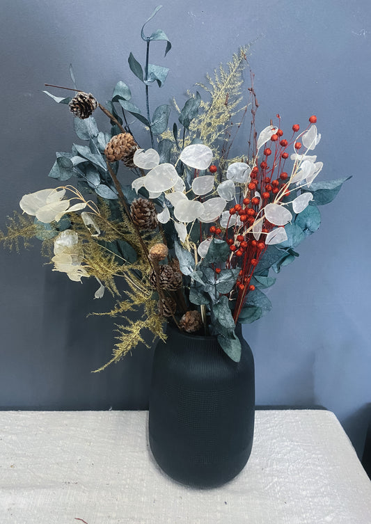 Robyn Dried Flower Christmas Bouquet